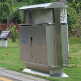 室外不銹鋼垃圾桶擺放在這里很美觀
