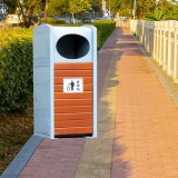 戶(hù)外公園的環(huán)保擔(dān)當(dāng)方形鋼木垃圾桶
