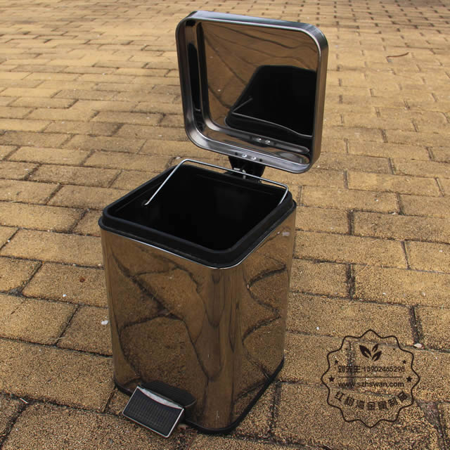 不銹鋼腳踏式垃圾桶圖片03 不銹鋼腳踏式垃圾桶圖片03