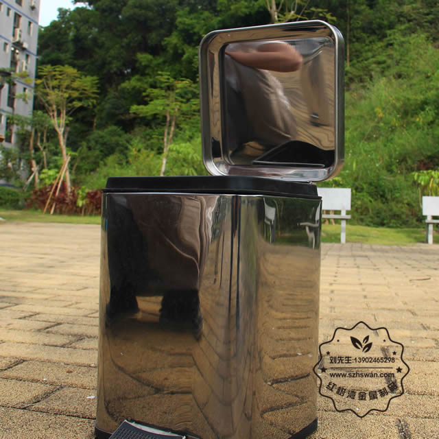 室內家用腳踏式不銹鋼垃圾桶圖片004 室內家用腳踏式不銹鋼垃圾桶圖片004